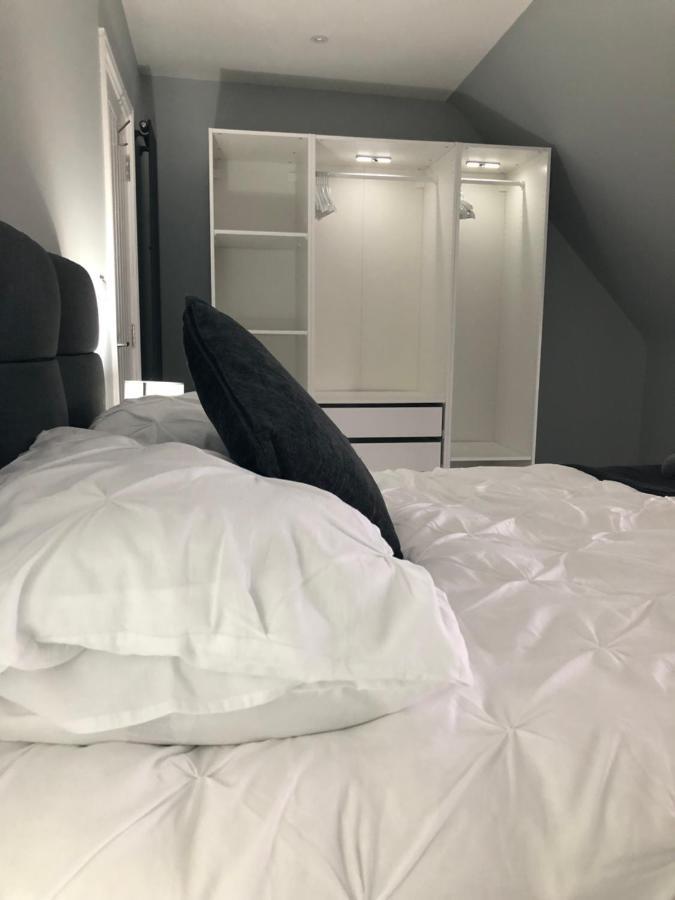 Entire Spacious 4 Bedroom Apartment In Bournemouth Zewnętrze zdjęcie